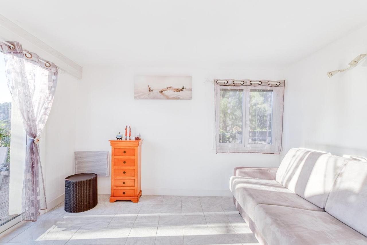Beau T3 Au Mont Des Oiseaux Apartment อิแยร์ ภายนอก รูปภาพ